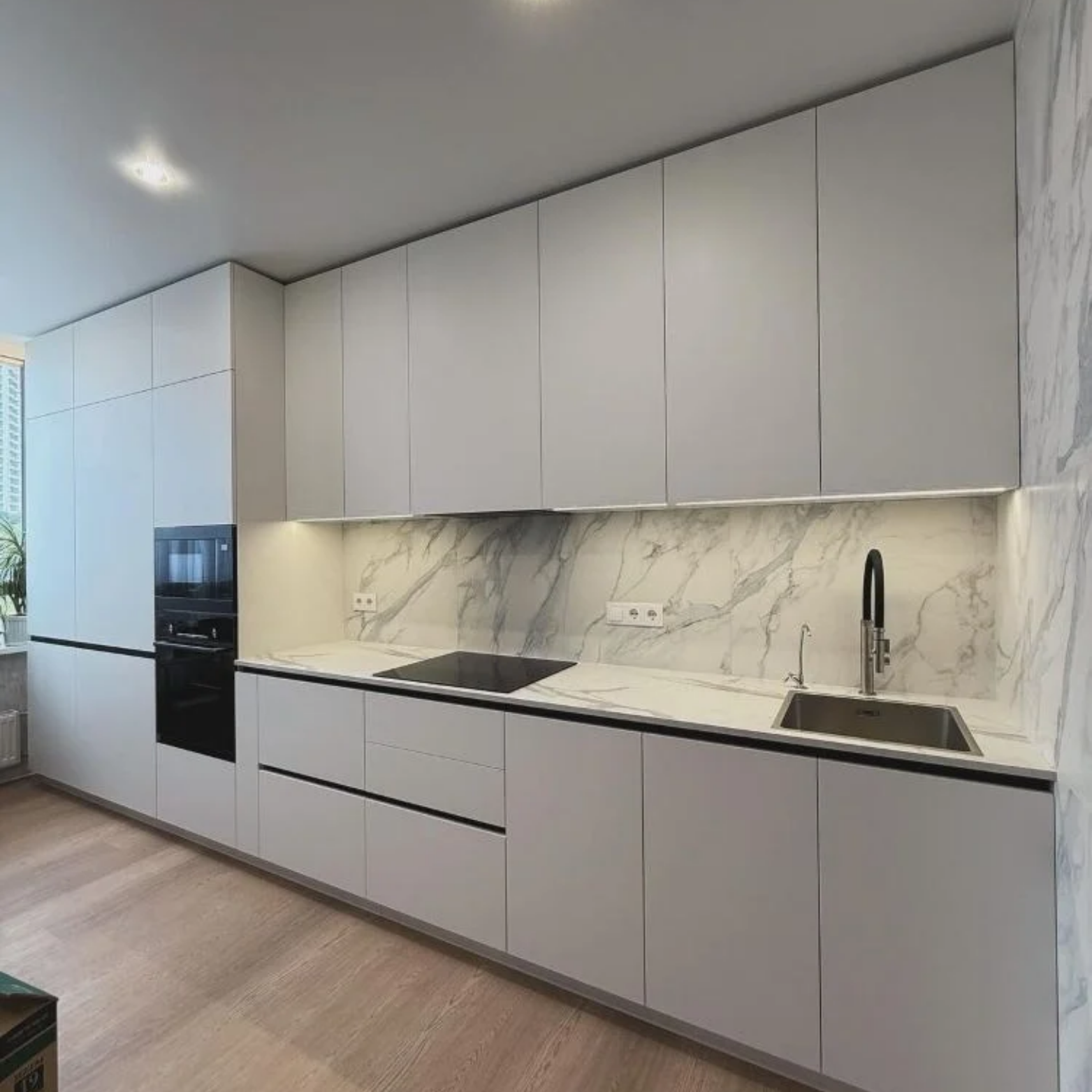 STRAIGHT LINE KITCHEN