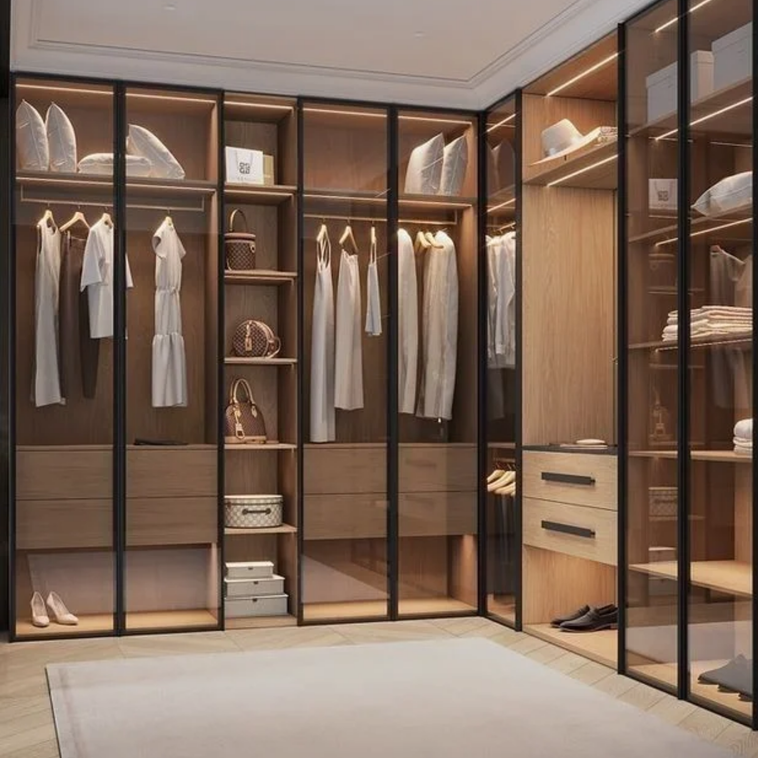 WALK-IN WARDROBE