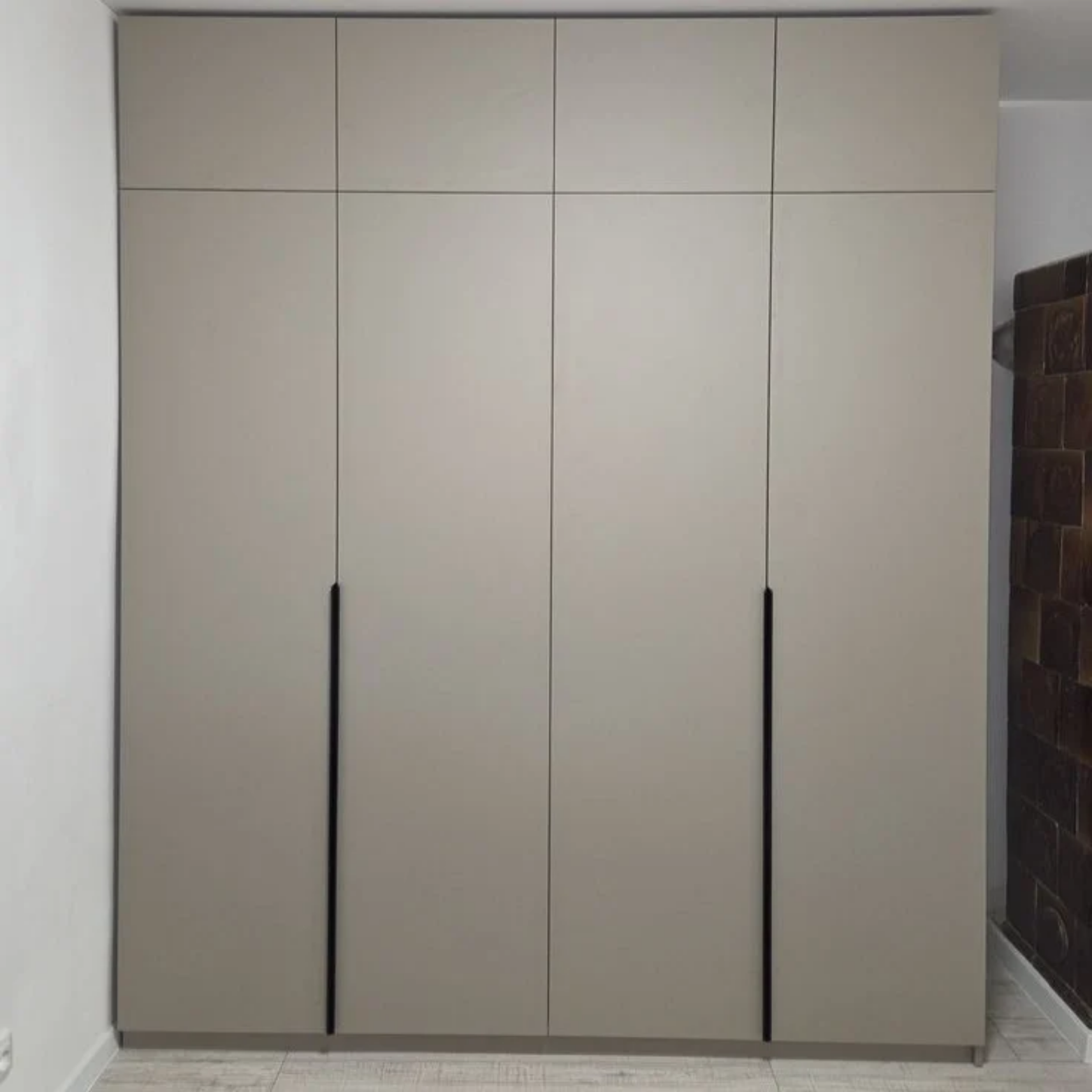 OPENABLE WARDROBE