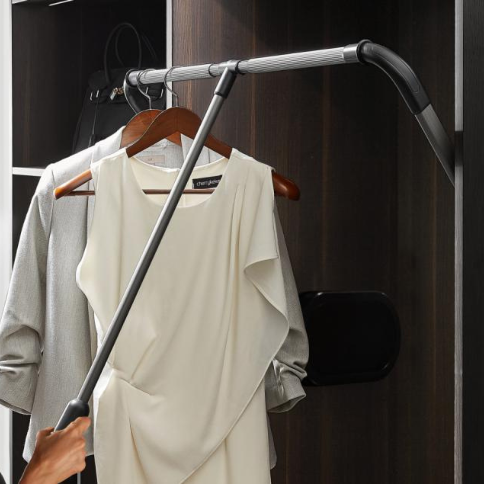 CLOTHES LIFTING RACK