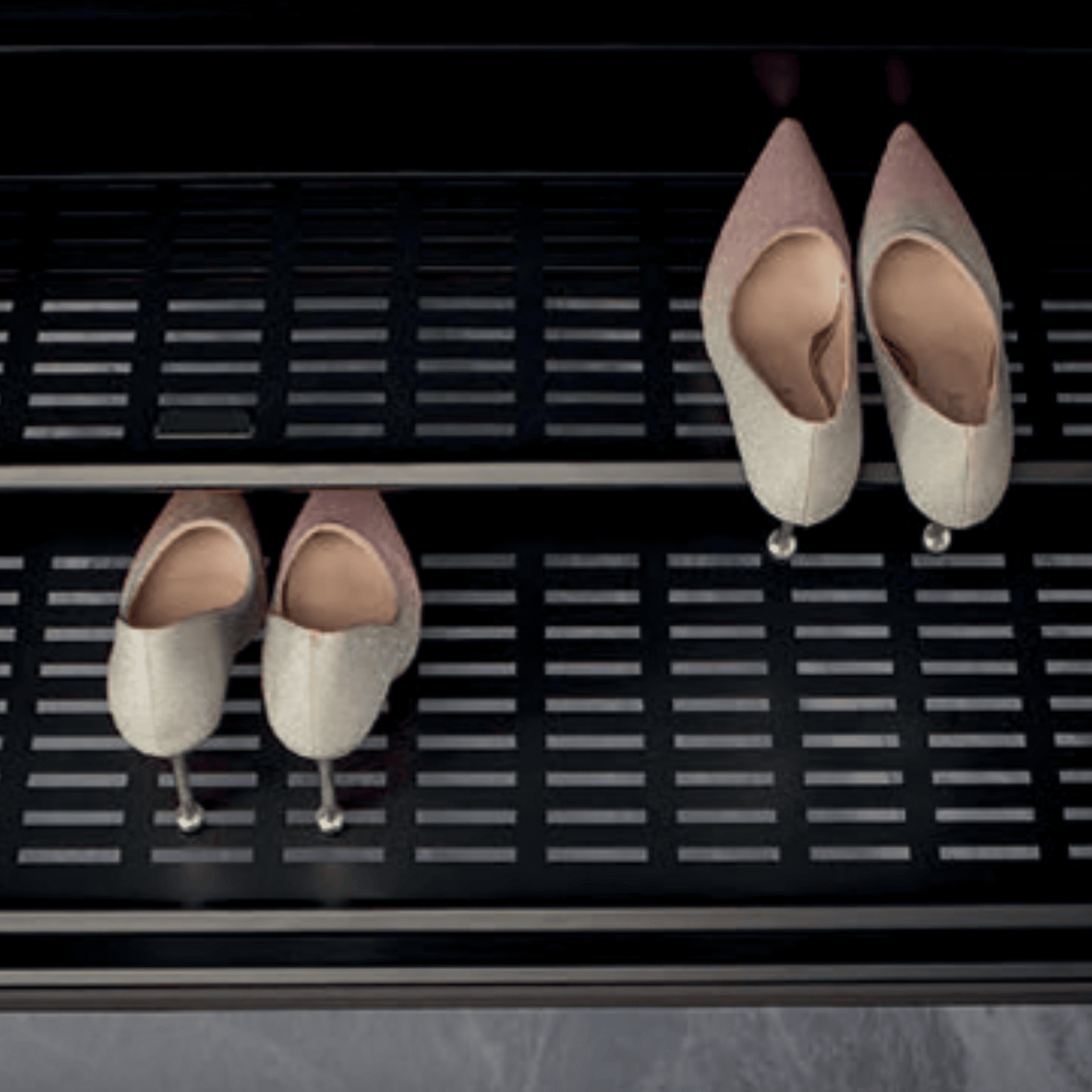 SHOE RACK