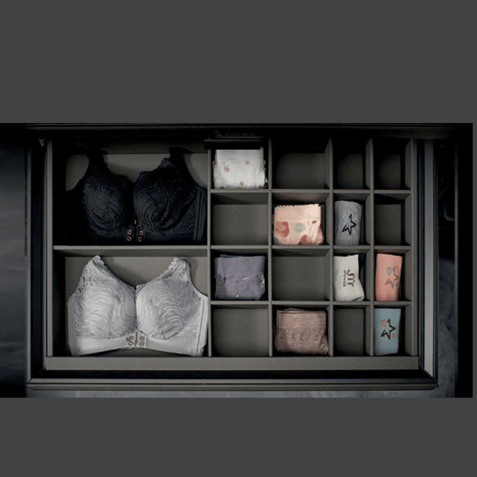 STORAGE BOX