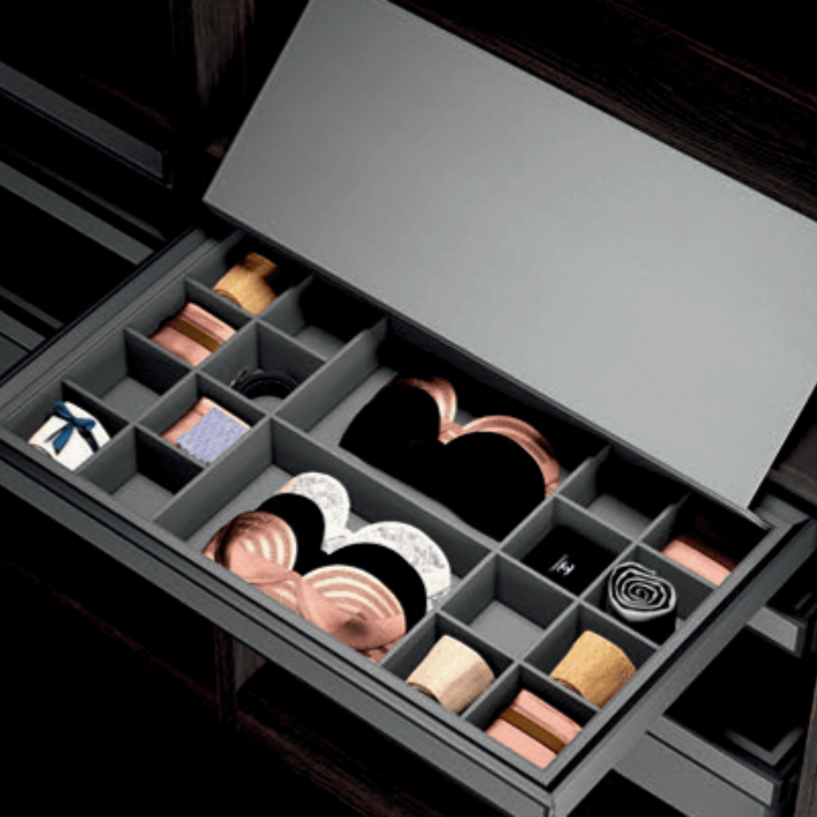 STORAGE WITH COVER